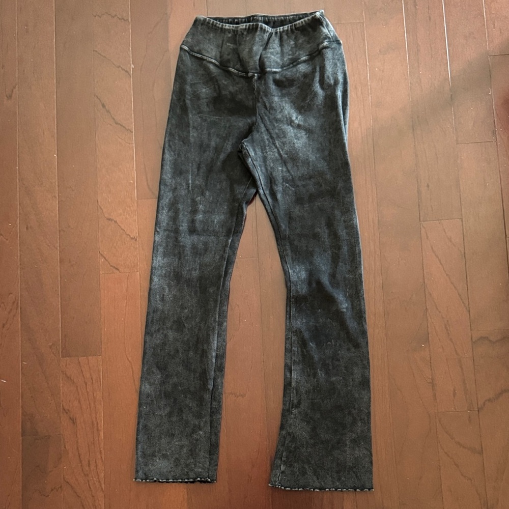 Women's Black Capris